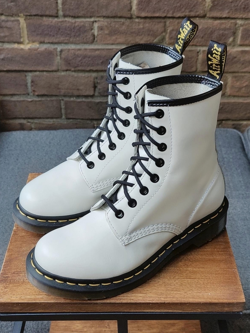 Doc Martens Women's 7 White 1460 Smooth Leather Lace Up Boots 11821 Dr Martens